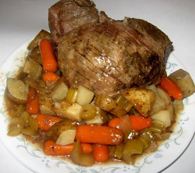 Slow Cooker Top Round Roast with Potatoes & Vegtables