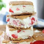 Skinny strawberry frozen yogurt treats Recipe Image