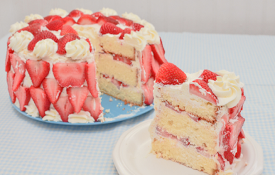 Strawberries ‘n Cream Cake