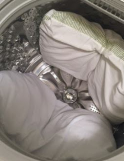 HOW TO WASH PILLOWS IN THE WASHING MACHINE