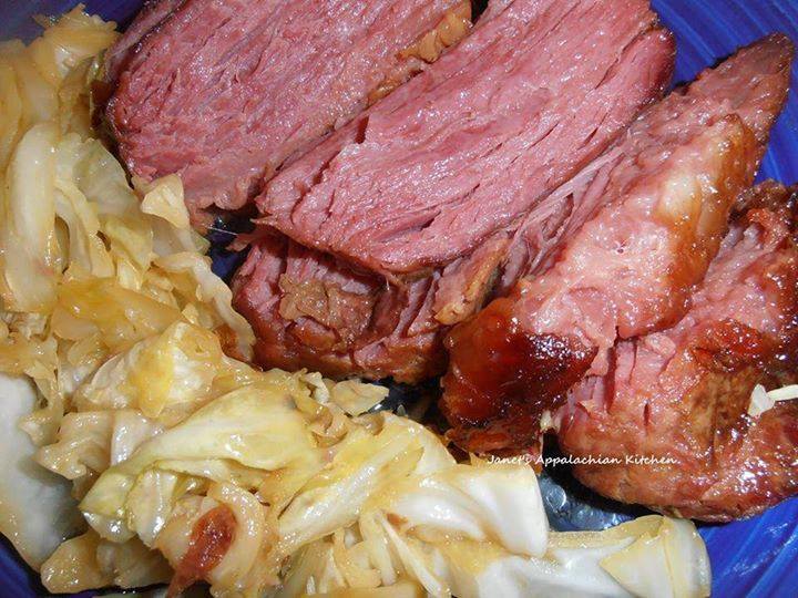 CROCK POT CORNED BEEF AND CABBAGE