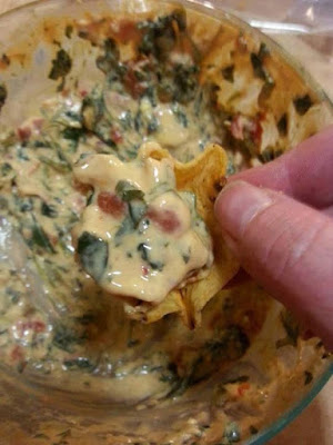 Superbowl Cheesy Spinach & Bacon Dip!
