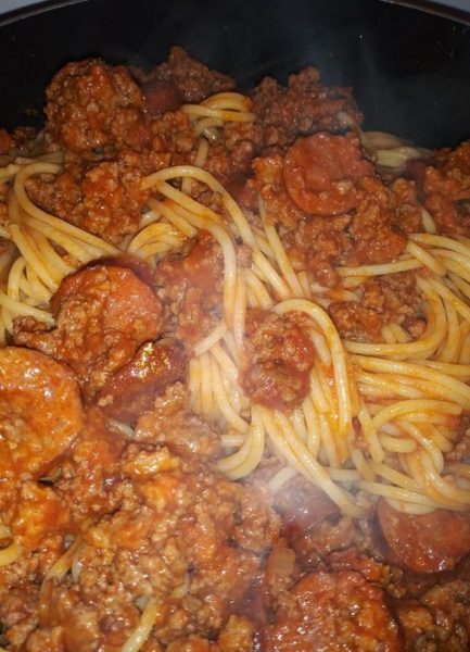 SPAGHETTI WITH SAUSAGE AND GROUND BEEF