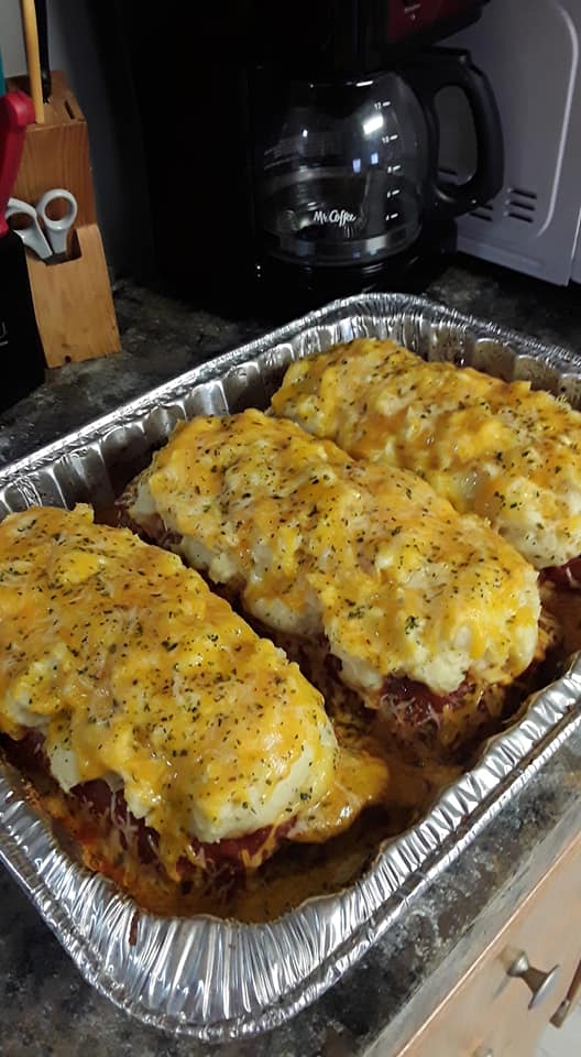 MEATLOAF WITH MASHED POTATOES AND CHEESE