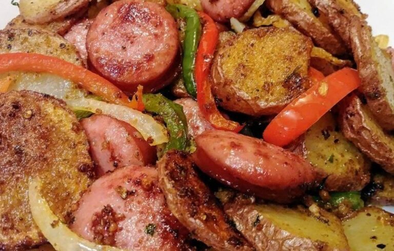 Fried Potatoes and Onions/Peppers with Smoked Sausage Recipe Image