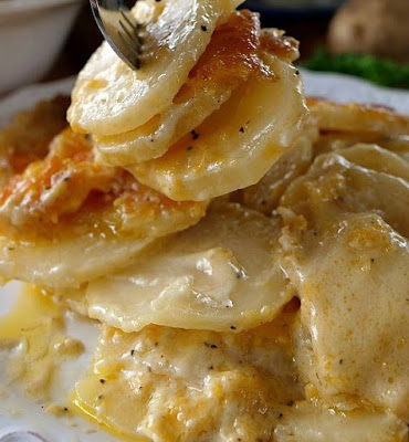 Easy & Delicious Cheesy Garlic Scalloped Potato