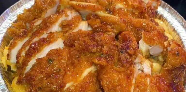 Honey glaze sweet & spicy fried chicken and buttermilk mac & cheese Recipe Image