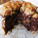 EASY HOMEMADE CHOCOLATE TURTLE CAKE Recipe Image
