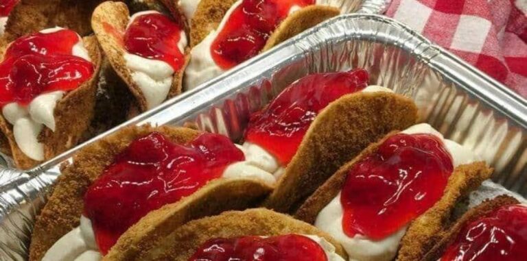 Mini cherry cheesecake tacos Recipe Image
