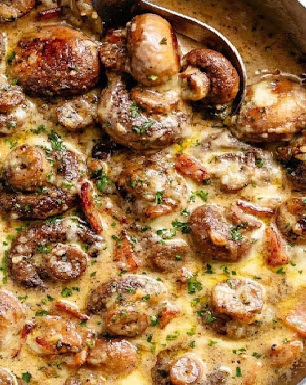 Creamy garlic mushrooms & bacon