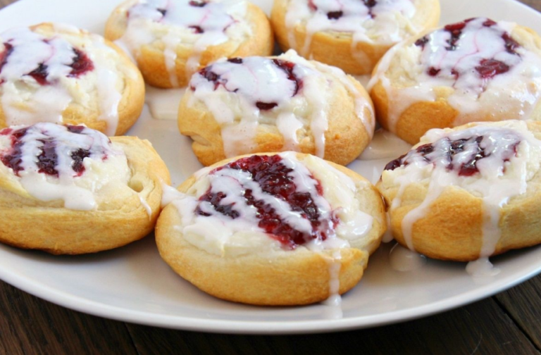 Merry cheese danishes Recipe Image