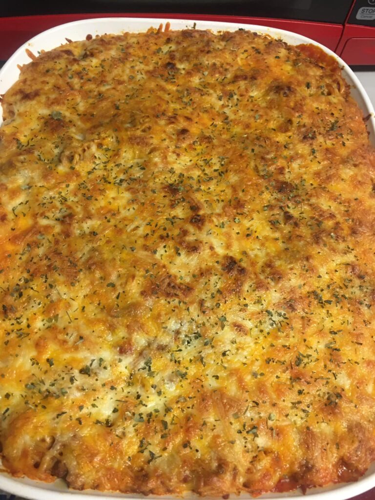 MILLION DOLLAR SPAGHETTI CASSEROLE Recipe Image