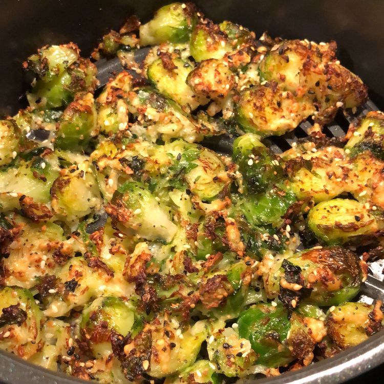 Crispy Air Fryer Brussels Sprouts (Keto, Low Carb)