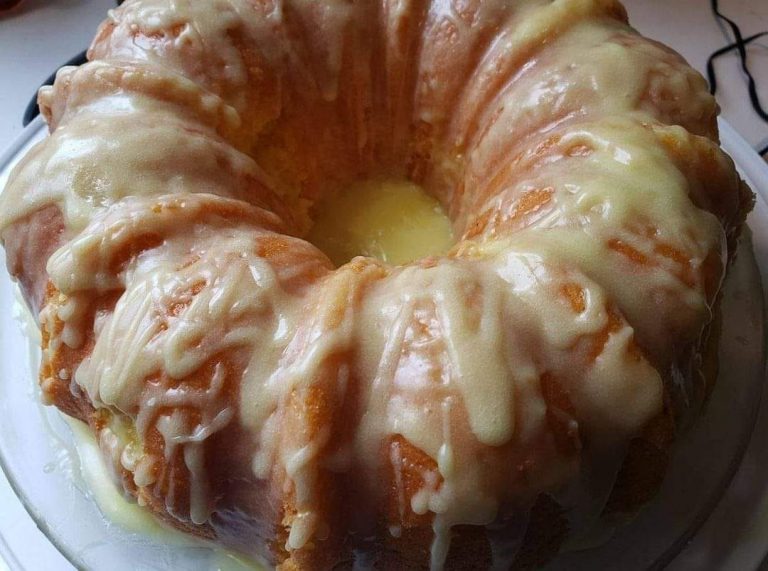 Lemon cake with lemon cream cheese glaze Recipe Image