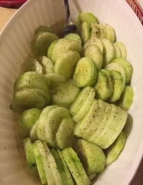 Cucumbers with salt, pepper & vinegar