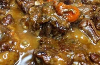 SMOTHERED OXTAILS