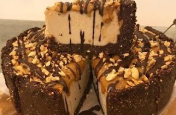 SNICKERS CHEESECAKE
