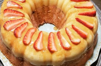Strawberries and Flan Impossible Cake